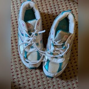 Danskin Now White and Teal Sneakers Sz 5